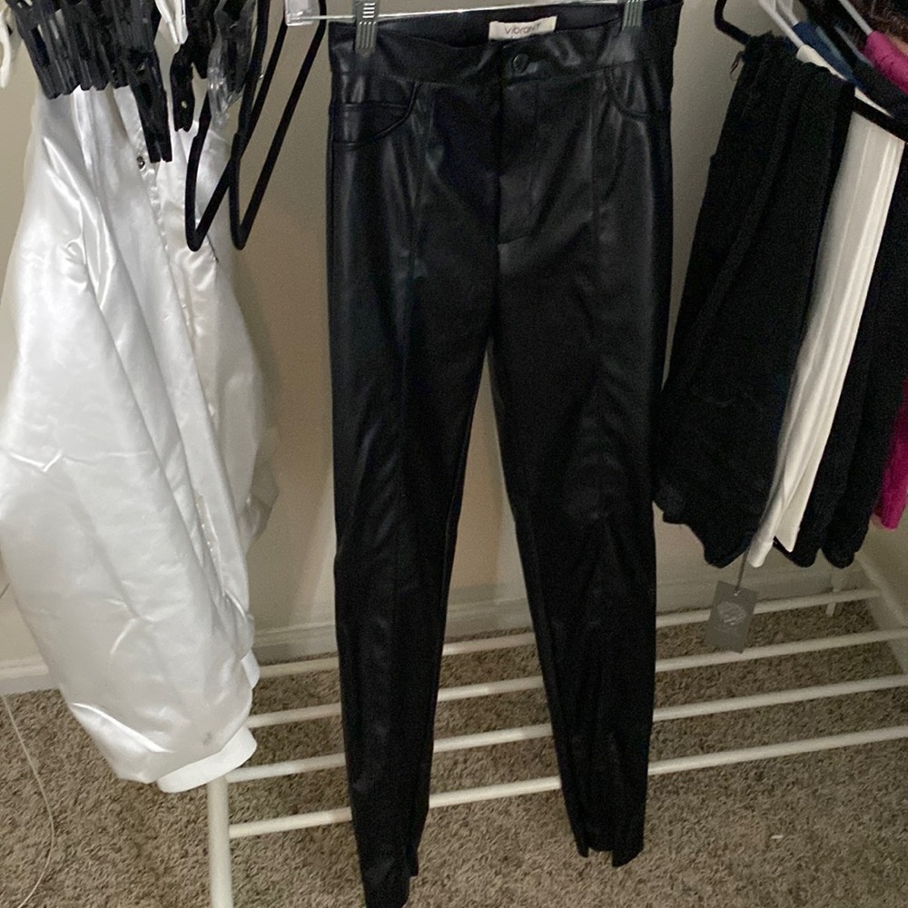 leather pants, black